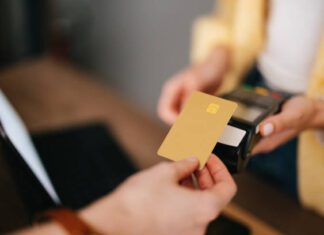 The amount of credit card debt in the US has reached a NEW HIGH!
